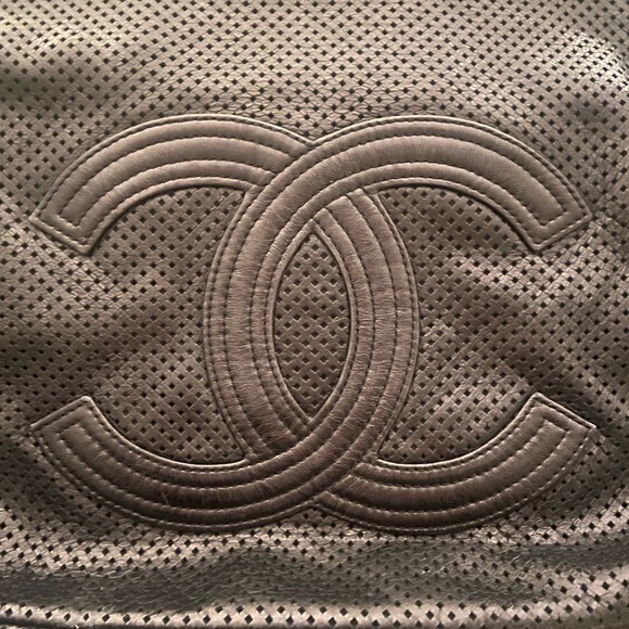 Chanel Rodeo Drive Hobo - Picture 4 of 7